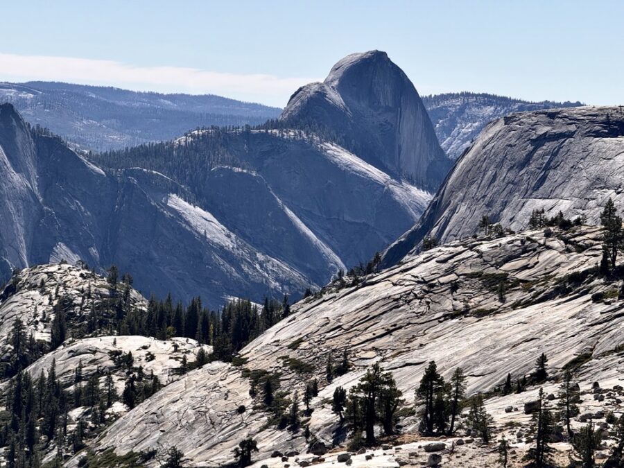 Olmsted Point vyhlídka u Tioga Road v Yosemite National Park