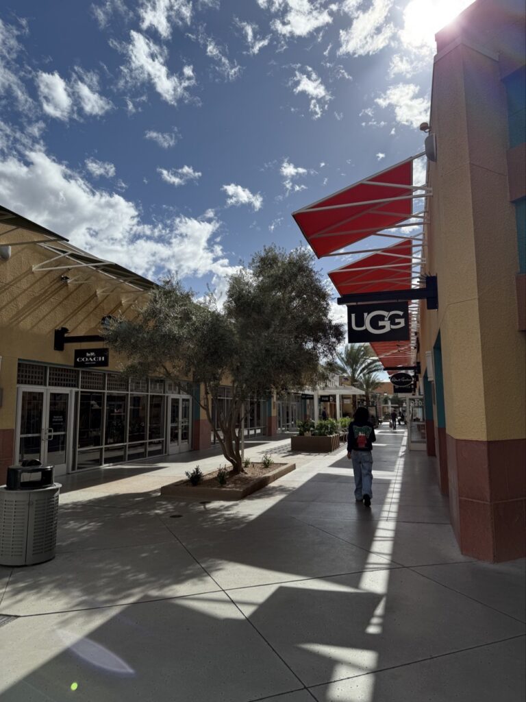 obchod UGC v North Premium Outletu v Las Vegas