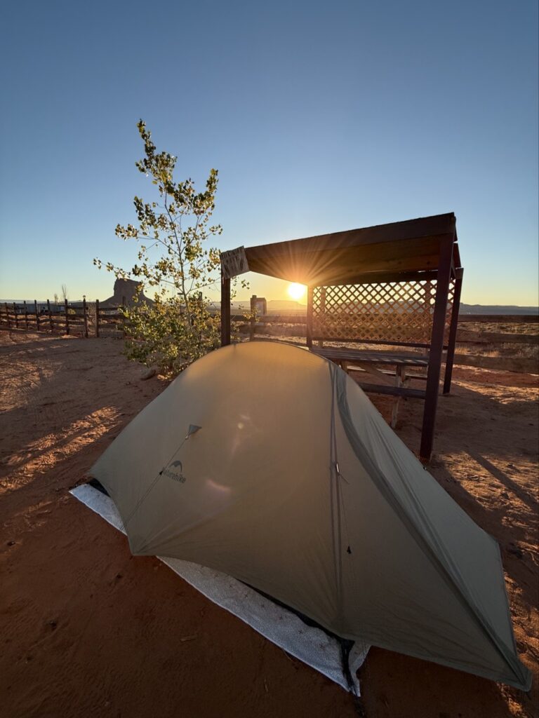 kempování v monument valley